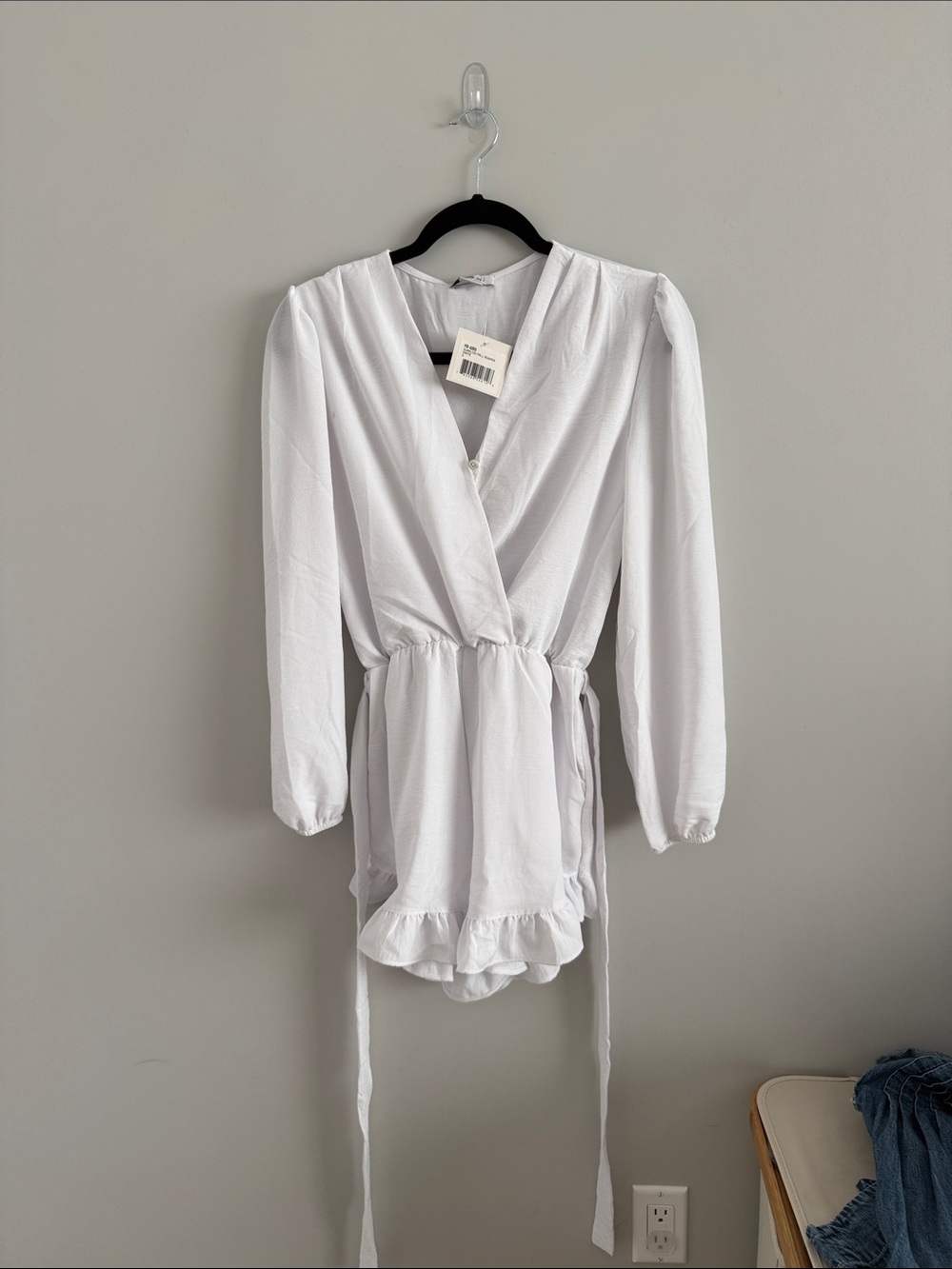 Women's White V-Neck Wrap Tunic with Tie Waist - Brand Unspecified